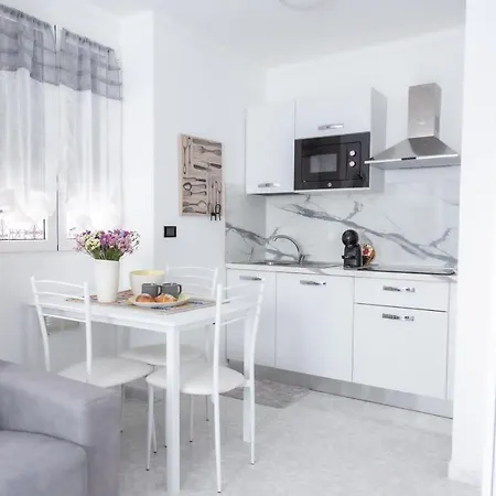 Casa Liri -centrale, Moderna, 5min Spiaggia, Ariston- * San Remo
