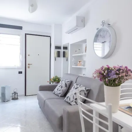 Casa Liri -centrale, Moderna, 5min Spiaggia, Ariston- Hébergement de vacances *