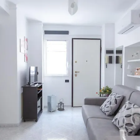Casa Liri -centrale, Moderna, 5min Spiaggia, Ariston- Sanremo