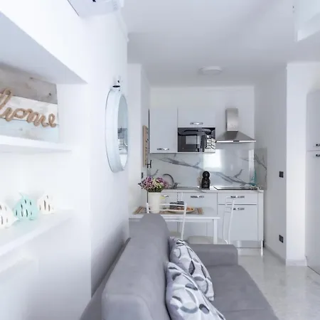 Casa Liri -centrale, Moderna, 5min Spiaggia, Ariston- * Σαν Ρέμο