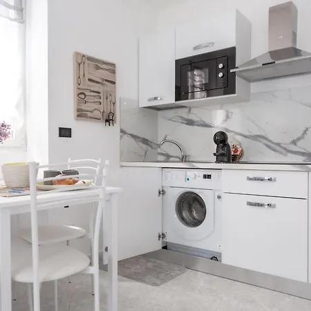 Hébergement de vacances Casa Liri -centrale, Moderna, 5min Spiaggia, Ariston- San Remo