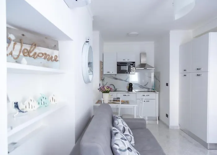 Casa Liri -centrale, Moderna, 5min Spiaggia, Ariston- * Sanremo