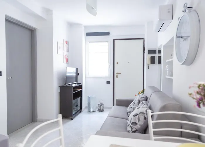 Casa Liri -centrale, Moderna, 5min Spiaggia, Ariston- Ferienhaus Sanremo