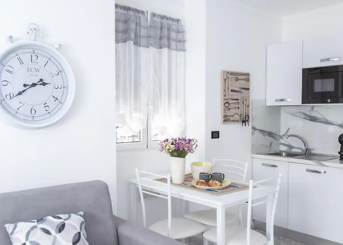 Vakantiehuis Casa Liri -centrale, Moderna, 5min Spiaggia, Ariston- *